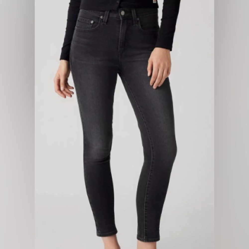 Levi's Women's Dark Gray Skinny Jeans - Picture 7 of 10